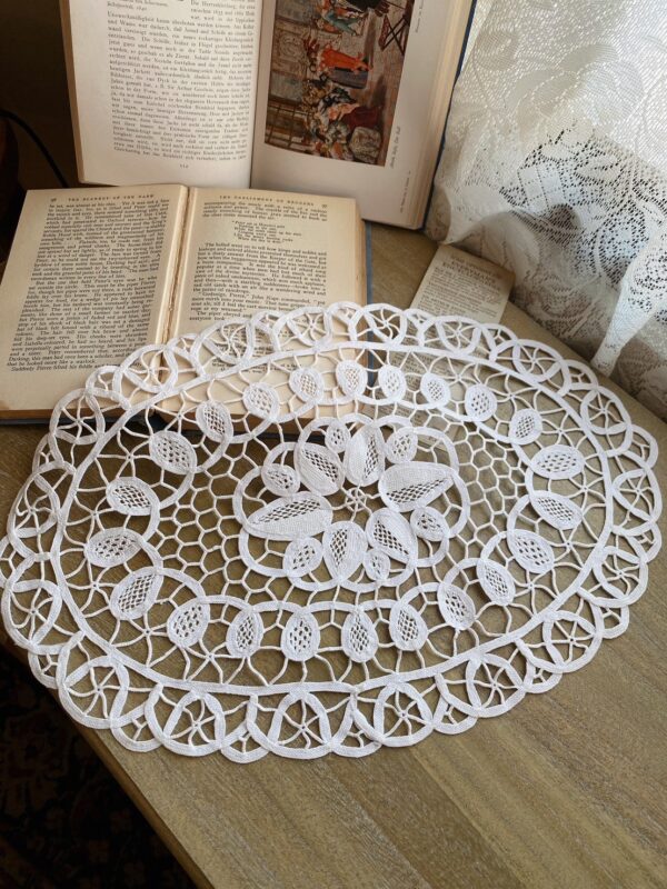 【全手工白工刺繡蕾絲浮雕感桌墊桌布】