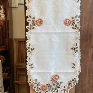 Alternative view of 【 歐式鄉村刺繡鏤空花卉桌旗】