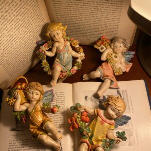 【絕版品義大利Fontanini 四季祝福花圈天使 】